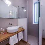 Shapes Luxury Hotel 4*