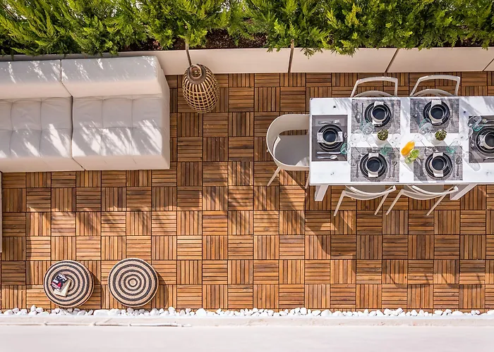 Shapes Luxury Эрмуполис