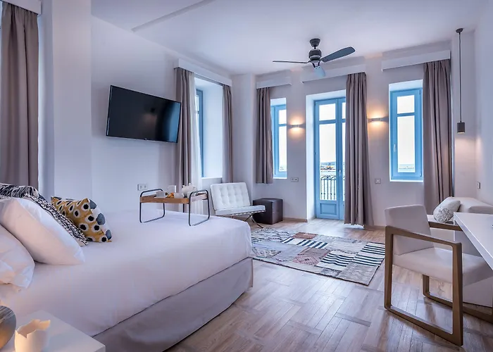 Shapes Luxury Отель 4*