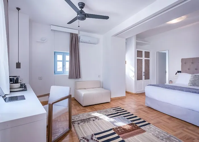 Shapes Luxury 4* Эрмуполис