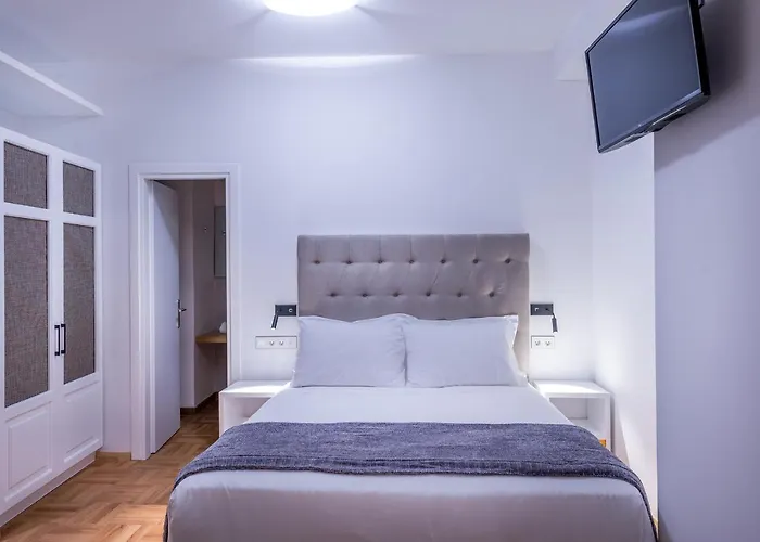 Отель Shapes Luxury 4*