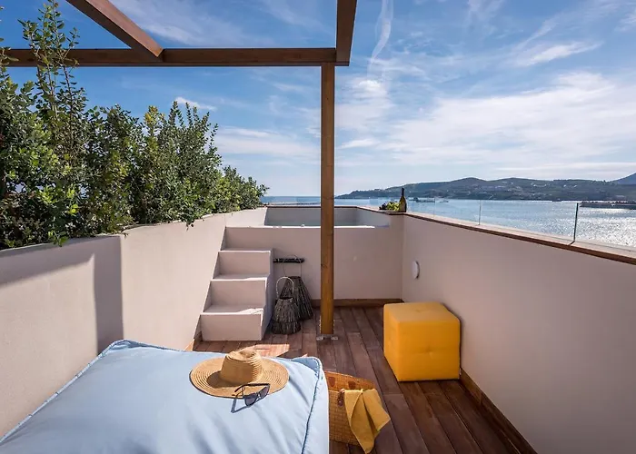 Shapes Luxury 4* Эрмуполис