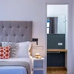 Shapes Luxury 4* Hermópolis