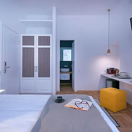 Shapes Luxury Hotel 4*