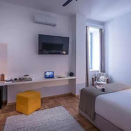 Shapes Luxury Hotel 4*