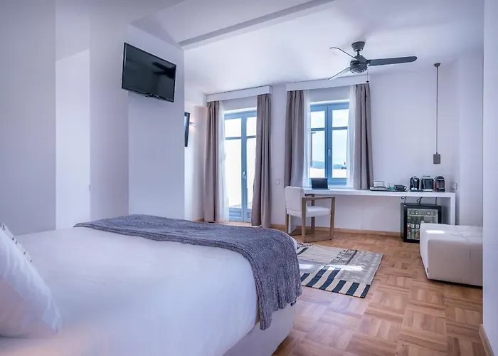 Shapes Luxury Otel Ermoupoli